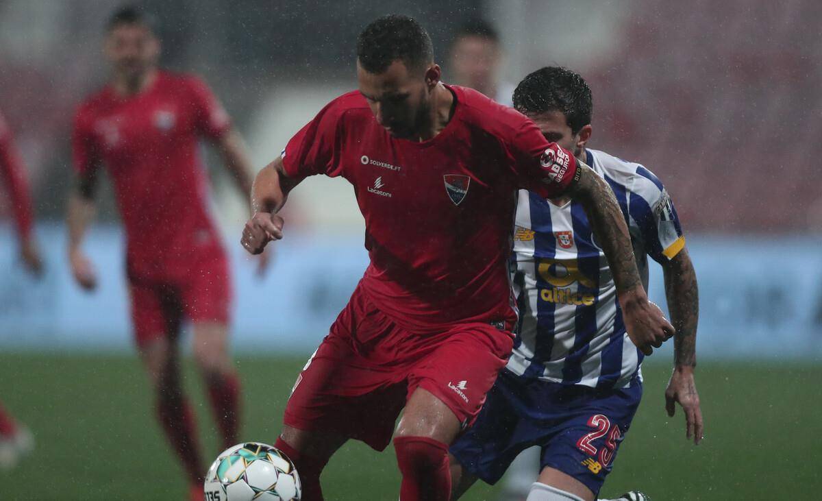 爱游戏APP-阿斯顿维拉内部会议纪要流出——关键时刻状态回暖，葡超使命明确，球探报告显示潜力(曼联01阿斯顿维拉)